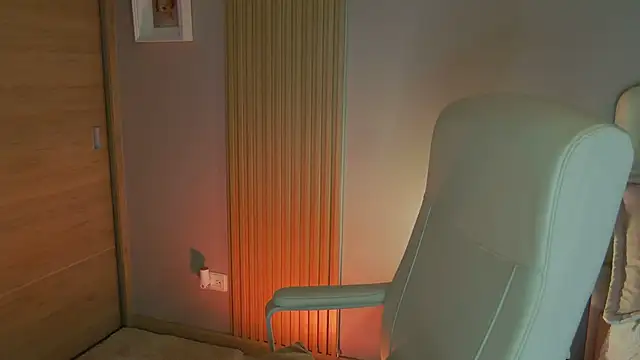 Snapshot of Alessia-miller_ chatting on January 2025 02:48:02 AM Alessia-miller online show from January 2025 02:48:02 AM