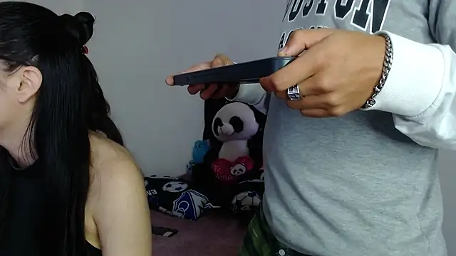 Snapshot of Bonny_Bonss chatting on May 2026 12:43:01 PM Bonny Bonss online show from May 2026 12:43:01 PM