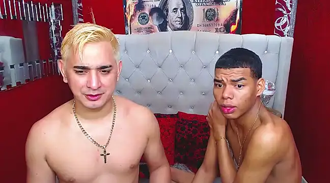 Snapshot of BOYSPEIN chatting on December 2024 11:51:01 PM BOYSPEIN online show from December 2024 11:51:01 PM