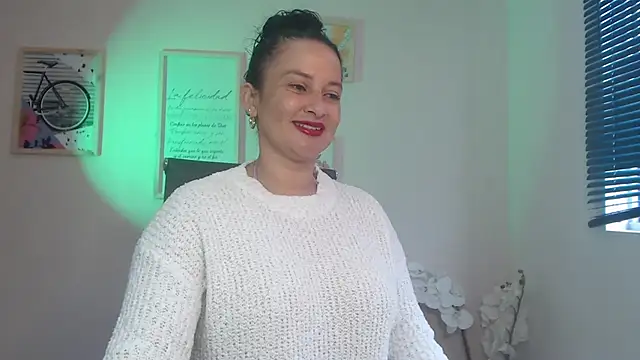 lucy diiaz online show from February 2025 01:54:02 PM