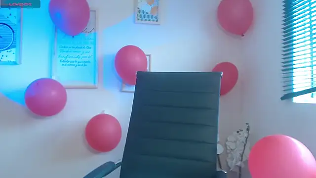 lucy diiaz online show from February 2025 07:06:01 PM