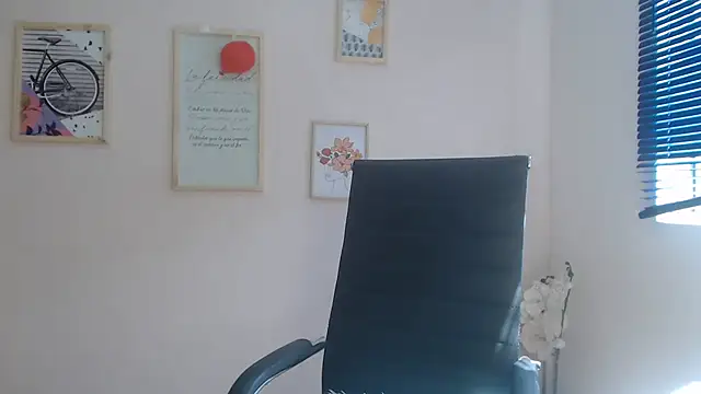 lucy diiaz online show from March 2025 06:44:01 PM