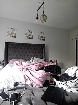 Drippincaty online show from November 2025 09:09:01 AM