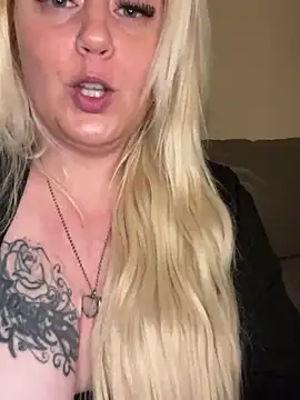 Snapshot of Blondiee3088 chatting on March 2025 06:59:02 PM Blondiee3088 online show from March 2025 06:59:02 PM