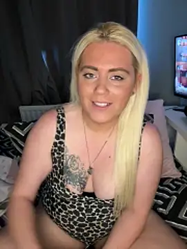 Blondiee3088 online show from November 2025 01:39:02 PM