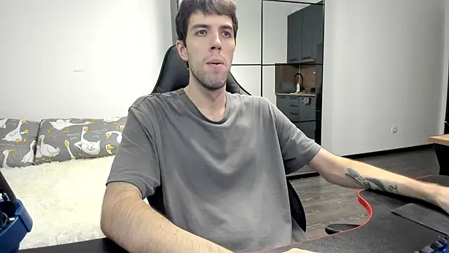 White Dylan online show from November 2025 04:07:01 AM