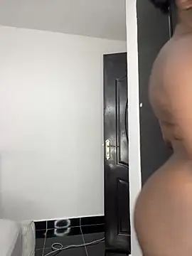 prettiepearl online show from February 2026 02:00:02 PM