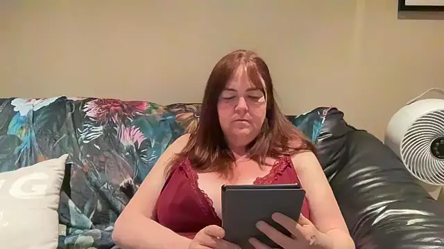 curvy-milf-abbie online show from April 2026 08:14:02 PM