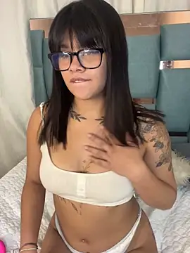 Snapshot of honeyy_mia chatting on October 2025 05:29:01 AM honeyy mia online show from October 2025 05:29:01 AM