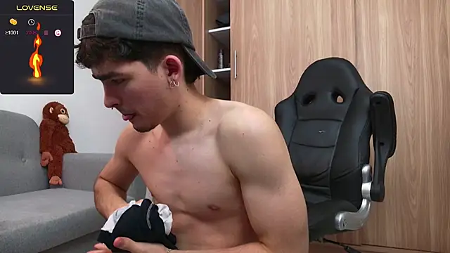 Snapshot of zenn_rush1 chatting on December 2024 02:22:02 PM zenn rush1 online show from December 2024 02:22:02 PM