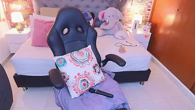 Snapshot of italy___boobs chatting on October 2025 04:36:02 PM italy boobs online show from October 2025 04:36:02 PM