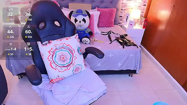 Snapshot of italy___boobs chatting on November 2025 12:37:01 PM italy boobs online show from November 2025 12:37:01 PM