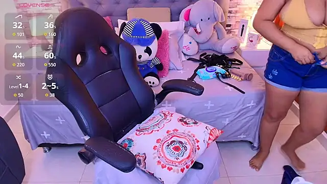 Snapshot of italy___boobs chatting on November 2025 05:05:02 PM italy boobs online show from November 2025 05:05:02 PM