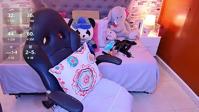 Snapshot of italy___boobs chatting on November 2025 04:55:01 PM italy boobs online show from November 2025 04:55:01 PM