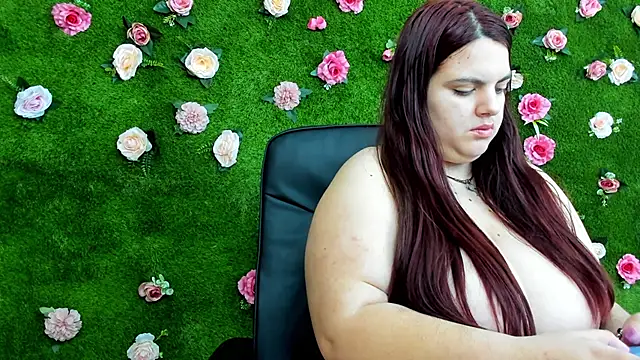 Huge Titties  online show from March 2025 04:29:02 AM