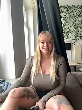 Snapshot of AnnaLenaaa chatting on September 2025 01:15:02 PM AnnaLenaaa online show from September 2025 01:15:02 PM