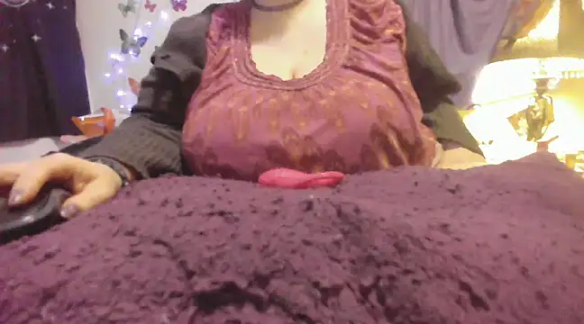 Snapshot of Alli_Kat chatting on January 2025 08:23:02 AM Alli Kat online show from January 2025 08:23:02 AM