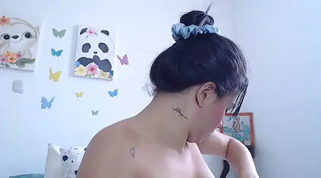 Snapshot of SaraBlosson chatting on December 2024 07:37:02 PM SaraBlosson online show from December 2024 07:37:02 PM