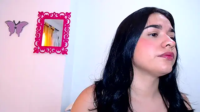 Snapshot of SaraBlosson chatting on March 2025 04:54:02 PM SaraBlosson online show from March 2025 04:54:02 PM