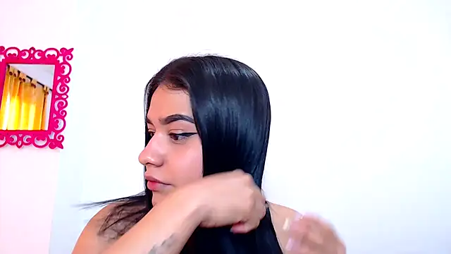 Snapshot of SaraBlosson chatting on March 2025 06:53:02 PM SaraBlosson online show from March 2025 06:53:02 PM