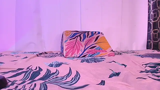 franyelimss online show from October 2025 07:11:01 PM