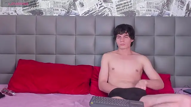 Snapshot of honey_moonts chatting on March 2025 01:19:02 PM honey moonts online show from March 2025 01:19:02 PM