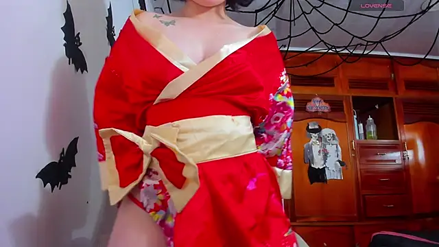 Maavca  online show from October 2025 07:59:01 PM