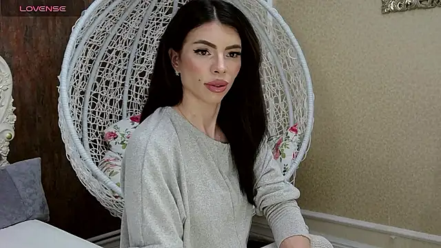 LaraDivine online show from December 2024 09:39:01 AM