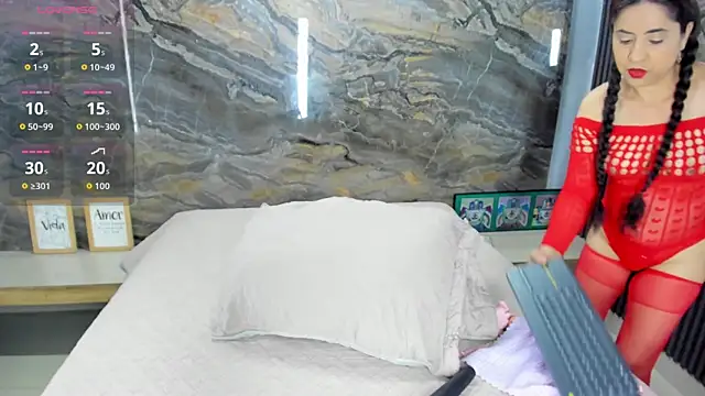 Yaya    11 online show from October 2025 04:31:02 AM