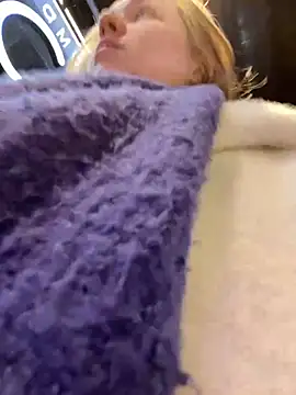 SuzieMurray online show from December 2024 09:14:02 AM