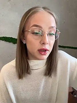 Snapshot of CaseyStar chatting on February 2025 10:02:01 AM CaseyStar online show from February 2025 10:02:01 AM