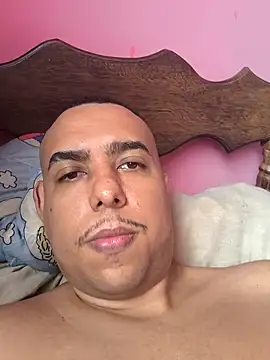 FABINHOSEOAU online show from December 2024 01:42:02 PM