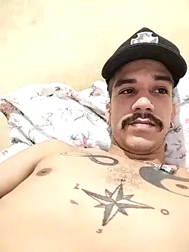 Snapshot of gatobranco001 chatting on March 2025 02:56:02 AM gatobranco001 online show from March 2025 02:56:02 AM