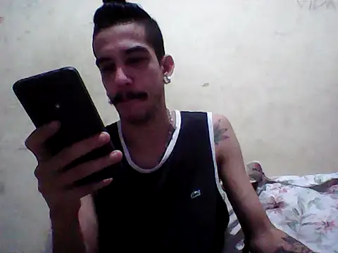 Snapshot of gatobranco001 chatting on March 2025 11:53:01 PM gatobranco001 online show from March 2025 11:53:01 PM