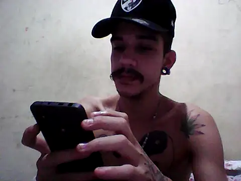 Snapshot of gatobranco001 chatting on March 2025 02:59:01 AM gatobranco001 online show from March 2025 02:59:01 AM