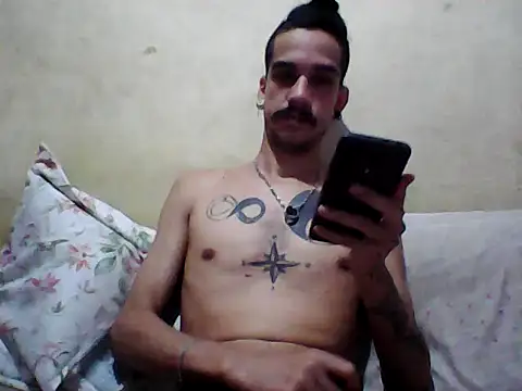 Snapshot of gatobranco001 chatting on March 2025 09:06:01 AM gatobranco001 online show from March 2025 09:06:01 AM