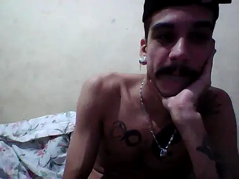 Snapshot of gatobranco001 chatting on March 2025 12:12:01 PM gatobranco001 online show from March 2025 12:12:01 PM