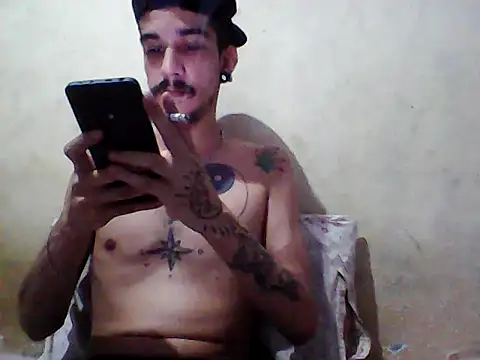 Snapshot of gatobranco001 chatting on March 2025 07:38:01 PM gatobranco001 online show from March 2025 07:38:01 PM