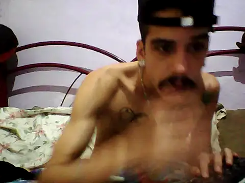 Snapshot of gatobranco001 chatting on March 2025 12:50:02 PM gatobranco001 online show from March 2025 12:50:02 PM