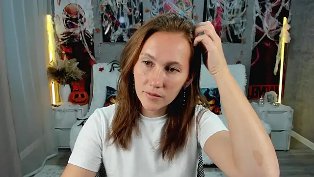 Snapshot of MichelleOrtis chatting on October 2025 12:39:02 PM MichelleOrtis online show from October 2025 12:39:02 PM