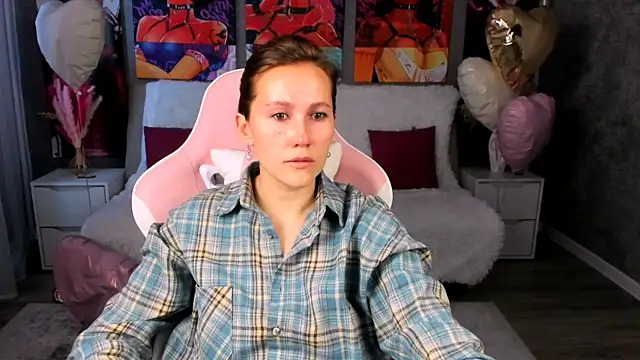 Snapshot of MichelleOrtis chatting on March 2026 06:25:02 AM MichelleOrtis online show from March 2026 06:25:02 AM