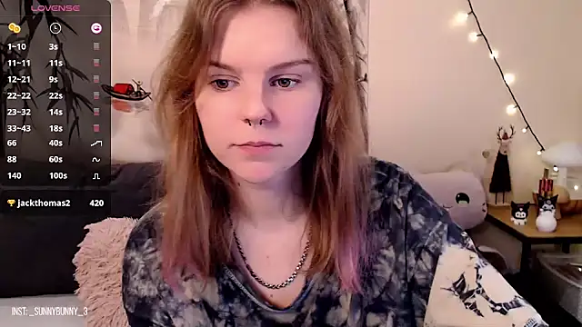 Snapshot of Moona_xx chatting on January 2025 09:44:02 PM Moona xx online show from January 2025 09:44:02 PM