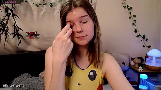 Snapshot of Moona_xx chatting on March 2025 08:11:01 PM Moona xx online show from March 2025 08:11:01 PM