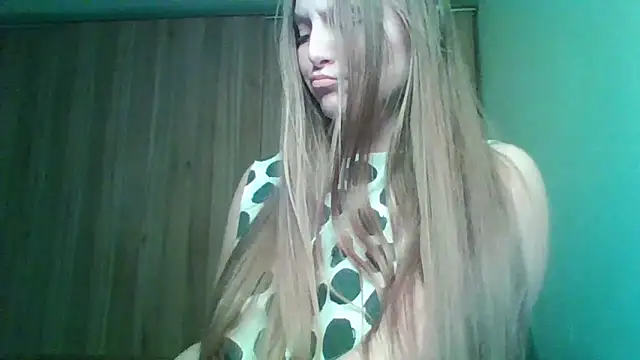 Evasapples online show from February 2026 06:55:02 PM