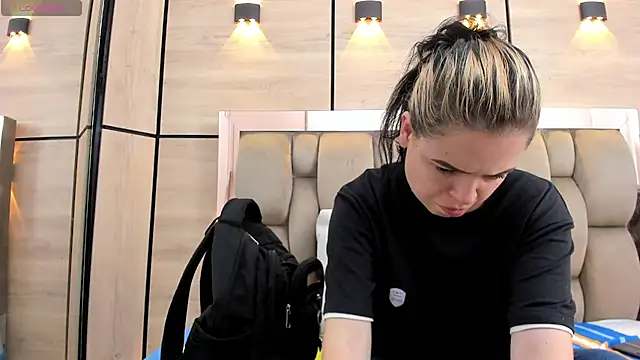 dorothy vegga online show from December 2025 03:46:02 AM