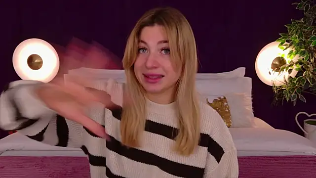 Snapshot of HelenaMorgan chatting on October 2025 03:07:02 AM HelenaMorgan online show from October 2025 03:07:02 AM