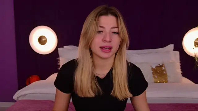 Snapshot of HelenaMorgan chatting on October 2025 03:06:02 AM HelenaMorgan online show from October 2025 03:06:02 AM