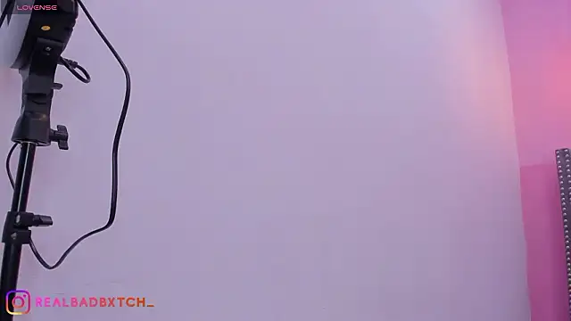 Realbadbxtch online show from February 2026 02:32:02 PM