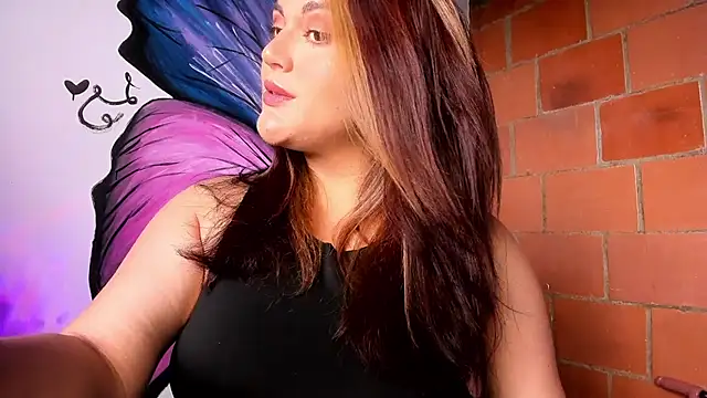 Snapshot of becca_diamond chatting on May 2026 07:22:01 PM becca diamond online show from May 2026 07:22:01 PM