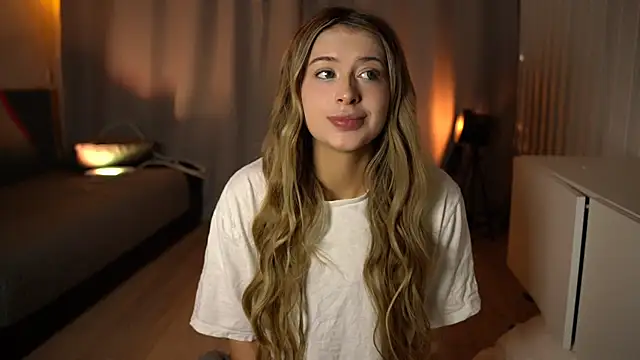 Snapshot of elisa_moon chatting on December 2024 03:21:01 PM elisa moon online show from December 2024 03:21:01 PM